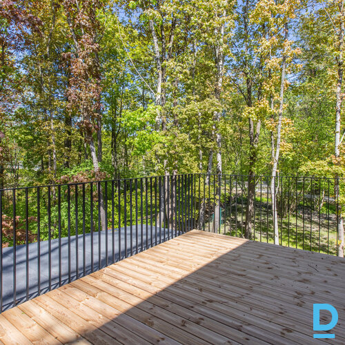 Pārdod māju Lakstīgalu iela 17