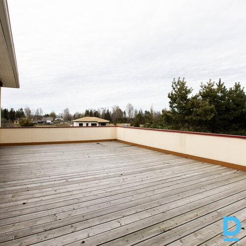 Pārdod māju Ozolu iela 12