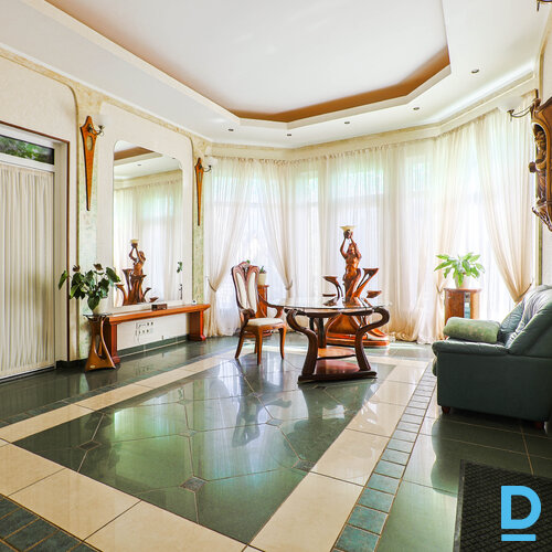 Pārdod māju Ozolu iela 12