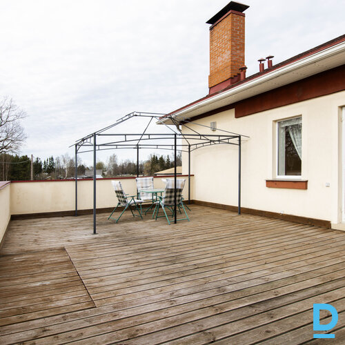 Pārdod māju Ozolu iela 12