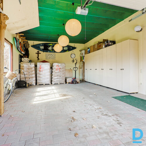 Pārdod māju Ozolu iela 12