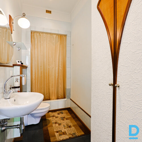 Pārdod māju Ozolu iela 12