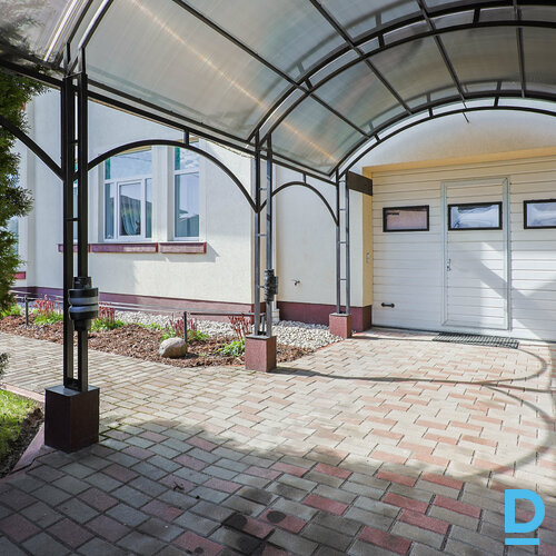 Pārdod māju Ozolu iela 12