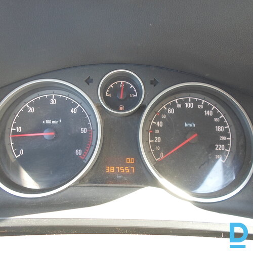 Pārdod Opel Zafira, 2006