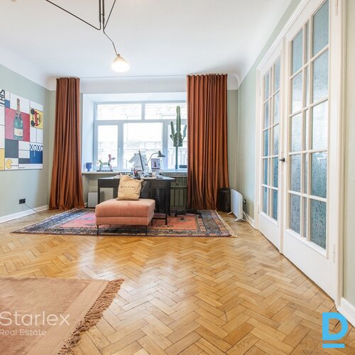 Mēbelēts birojs Rīgas centrā pie Akas ielas