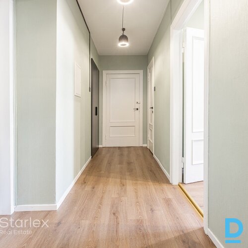 Mēbelēts birojs Rīgas centrā pie Akas ielas