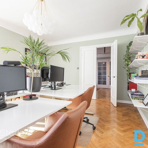 Mēbelēts birojs Rīgas centrā pie Akas ielas