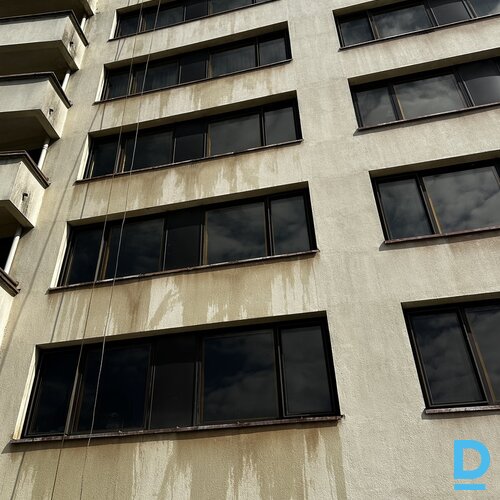 Logu, fasāžu un jumtu mazgāšana