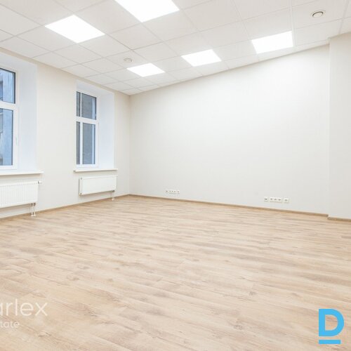 Skaistumkopšanai/medicīnas iestādei piemērotas telpas Rīgas centrā pie JTR