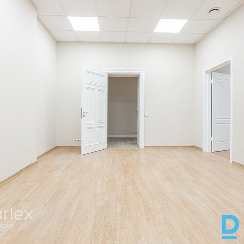 Skaistumkopšanai/medicīnas iestādei piemērotas telpas Rīgas centrā pie JTR