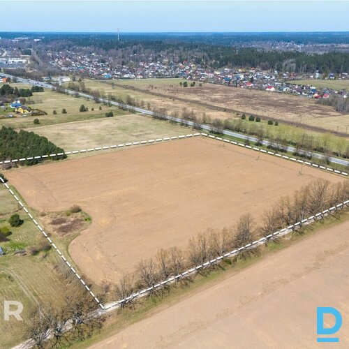 Pārdošanā līdzens 5.72 ha zemes gabals starp Ogri un Ciemupi.Zemes gabals atroda