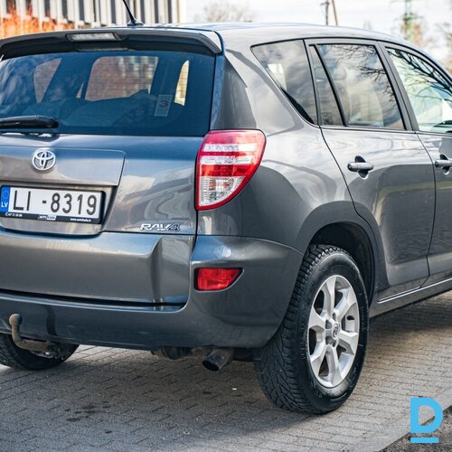 Pārdod Toyota Rav4 2.2d, 2010