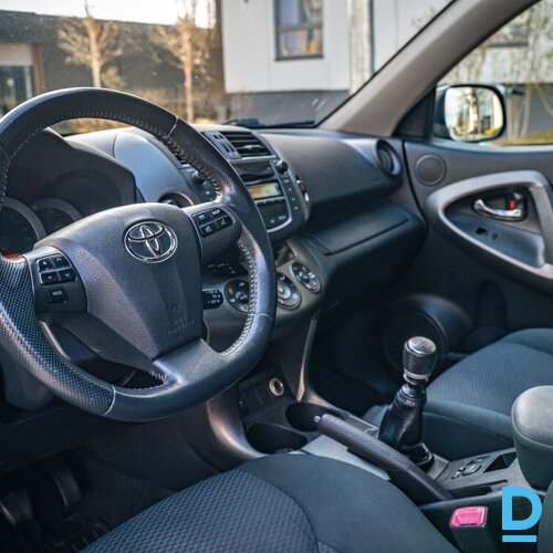 Pārdod Toyota Rav4 2.2d, 2010