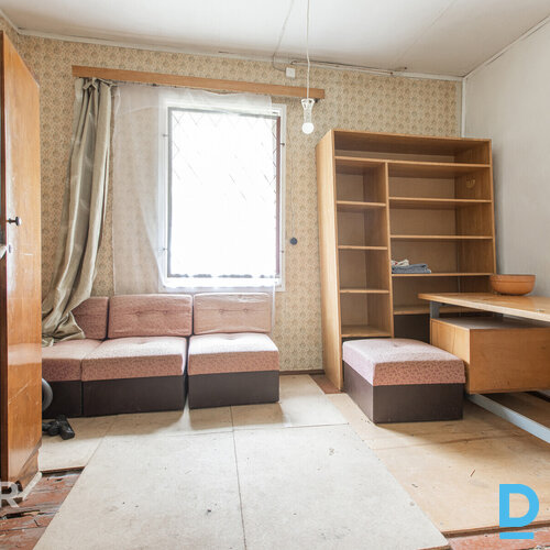 Pārdošanā divstāvu privātmāja ar 1.5 ha zemes gabalu Lielvārdē.Ģimenes īpašums k