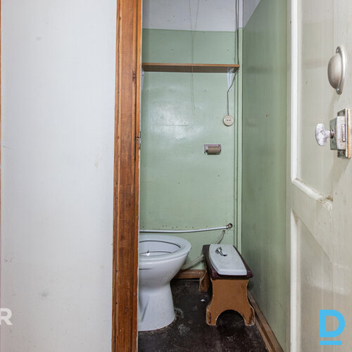 Pārdošanā divstāvu privātmāja ar 1.5 ha zemes gabalu Lielvārdē.Ģimenes īpašums k