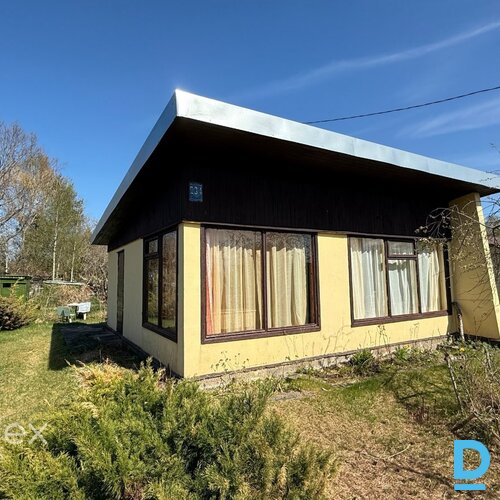 Vasaras māja Saulkrastos ar dārzu. Vasaras māja Saulkrastos ar dārzu.