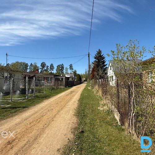 Vasaras māja Saulkrastos ar dārzu. Vasaras māja Saulkrastos ar dārzu.