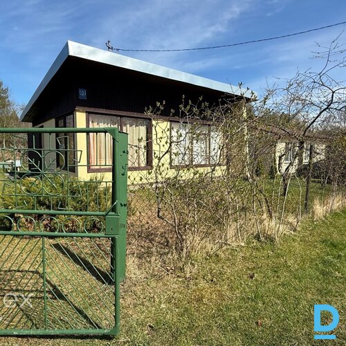 Vasaras māja Saulkrastos ar dārzu. Vasaras māja Saulkrastos ar dārzu.